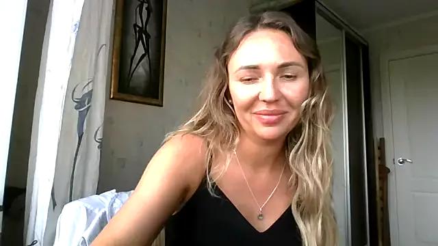 AngelinaLove28 from StripChat is Group
