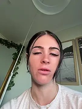 aus_queen from StripChat is Freechat