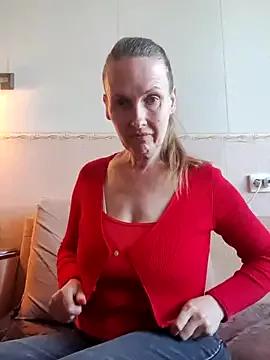Evelina_cute from StripChat is Freechat