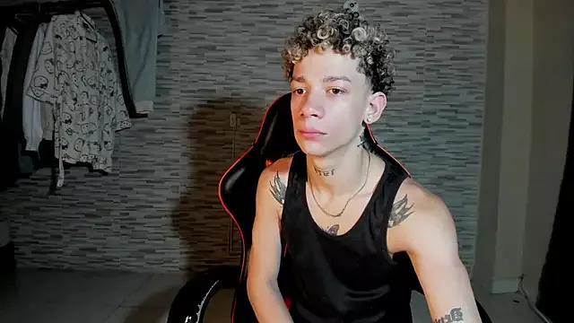 mateodeamjo from StripChat is Freechat