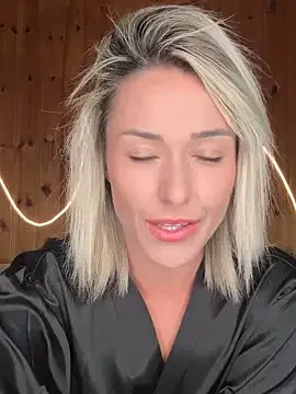 petrouchkaaa_ from StripChat is Freechat