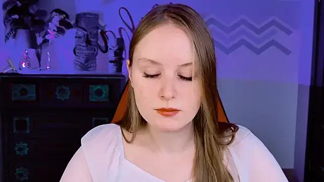 VivienLeeigh from StripChat is Freechat