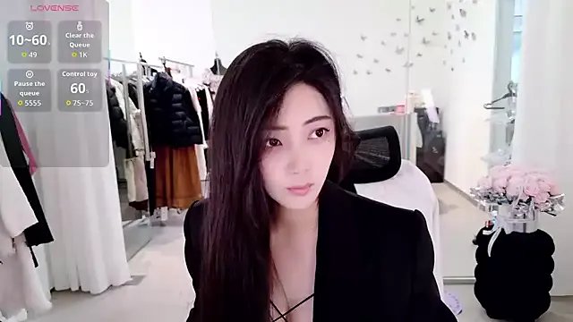 yangyang-777 from StripChat is Freechat